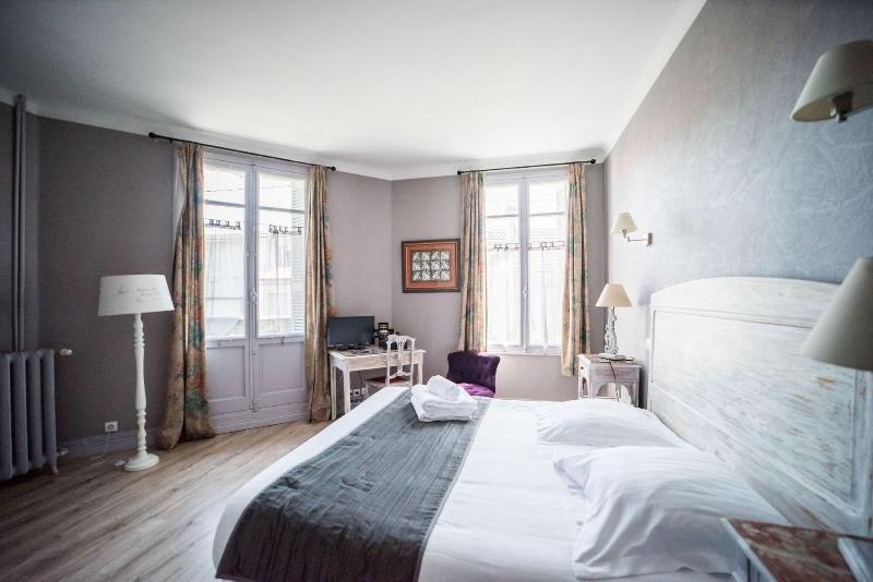 Hotel Souvenirs De Familles แซ็งต์ ภายนอก รูปภาพ